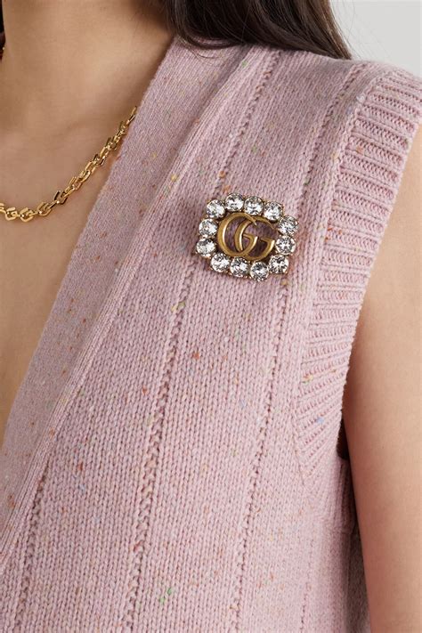 how to wear gucci brooches|gucci brooch outfit.